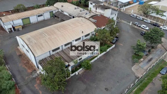 Excelente oportunidade de investimento industrial e comercial no Distrito Industrial Domin