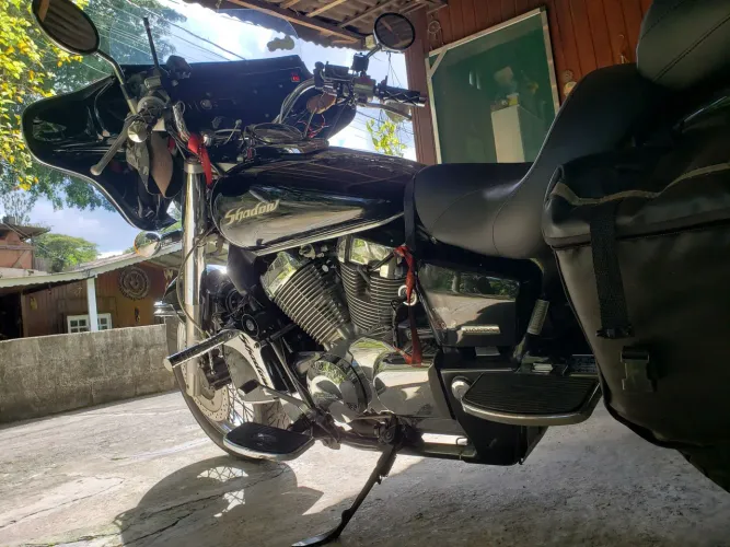 Honda shadow 750 com kit morcego 