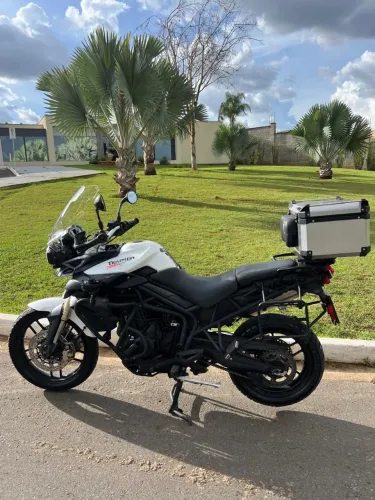Triumph Tiger 800 2014 / Troco carro ou moto de menor CC