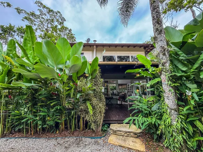 Casa de Condomínio - Praia da Baleia