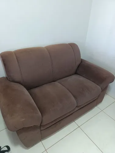 Sofá de dois lugares 