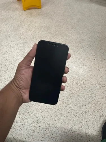 Vendo iPhone 13 seminovo 1ano de uso com nota fiscal
