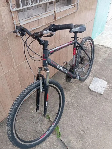 Bicicleta aro 26 de alumínio