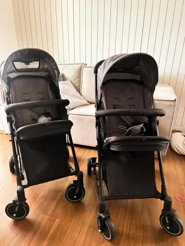 Carrinho de bebê passeio vira balanço Preto Maxi Baby