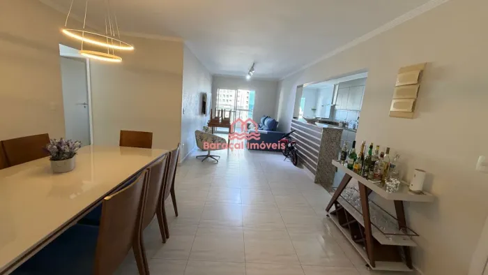 Apartamento à Venda em Vila Guilhermina, Praia Grande - SP