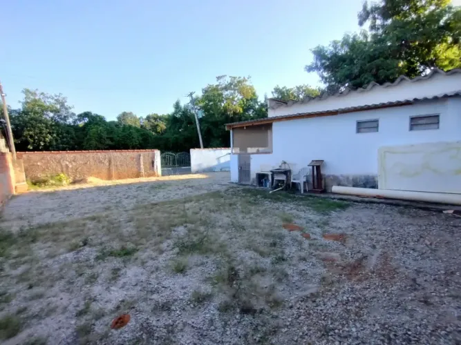 Casa para venda possui 60 metros quadrados com 1 quarto em Centro - Araçoiaba da Serra - S