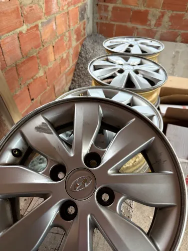 Rodas aro 14 originais HB20 