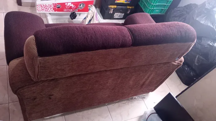 Vendo um sofá 2 lugar