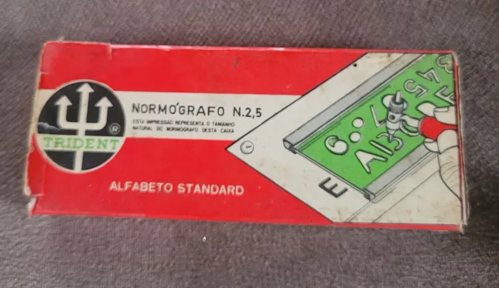 Antigo normógrafo 2.5
