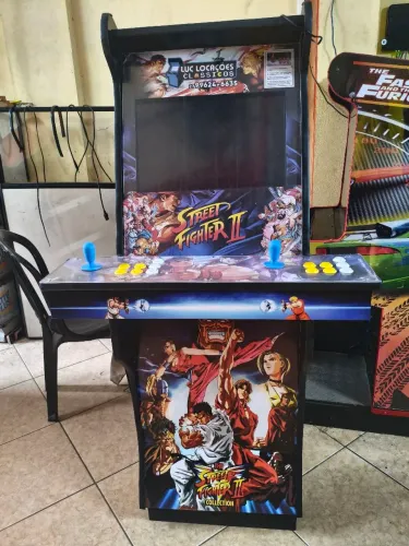Fliperama Multijogos toda adesivada
