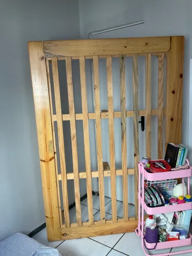 Base de cama de casal de madeira pinus