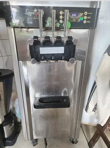 Maquina de sorvete italianinha