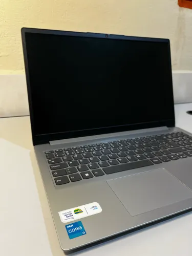 Notebook Lenovo i3-1205U | 4GB RAM | 256GB SSD | carregador original