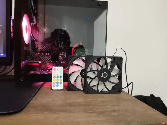 Pc com Ryzen 3 3200g 16gb ram com teclado é mause além do windows 10 já intalado