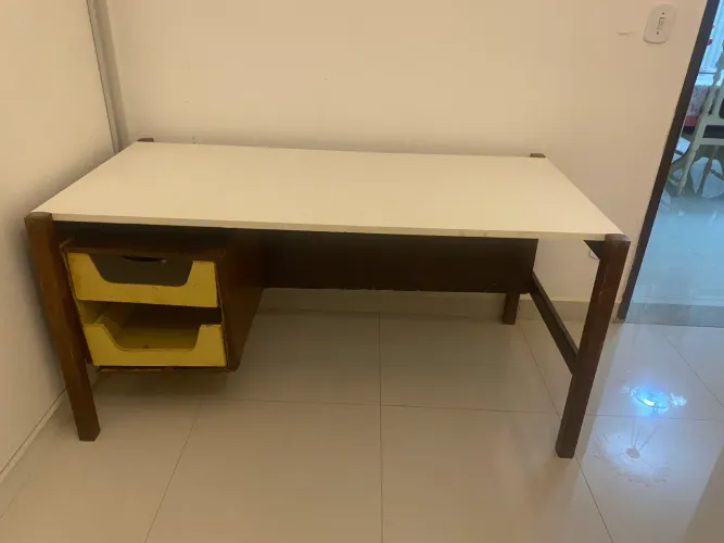 Mesa de sucupira