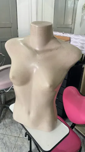 Vende-se manequim busto
