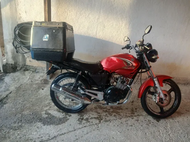 Vendo ybr com partida e freio a disco com detalhes de estéticas motor ok dok ok