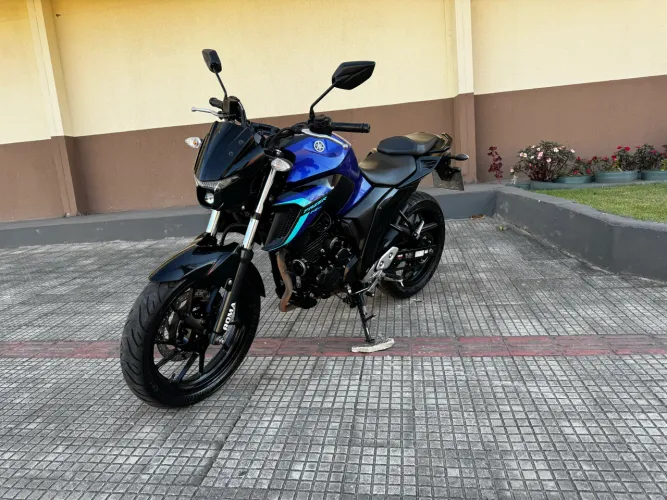 Vendo  Fazer 250 , Ano 2024 , muito Nova . 