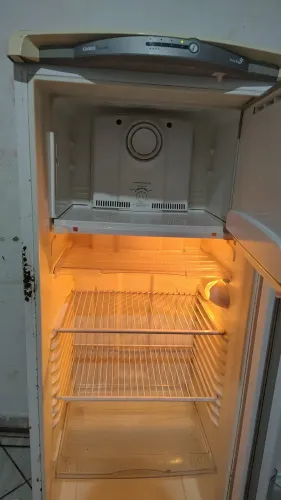 Geladeira usada Consul facilite