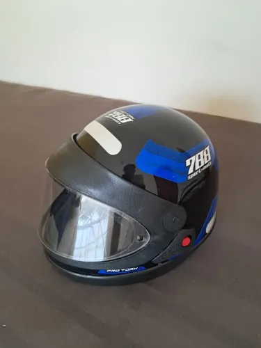 Capacete de moto (nunca usado) tamanho 38