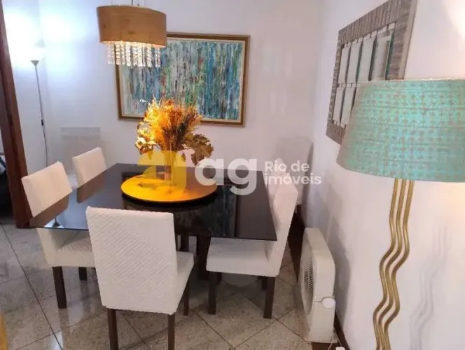 Casa em Condomínio : / Residencial / Vila Valqueire