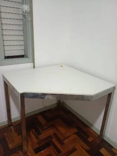 Escrivaninha de Canto