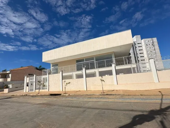 Cobertura para aluguel em Montes Claros - MG, localizada no bairro São José.