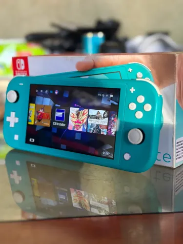 Nintendo Switch Lite - Desbloqueado
