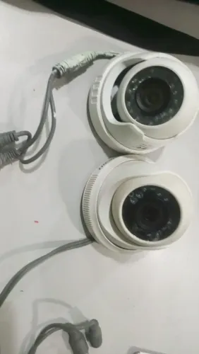 2 câmeras analógica funcionando tudo infravermelho imagem boa toda 100%, 70$ cada