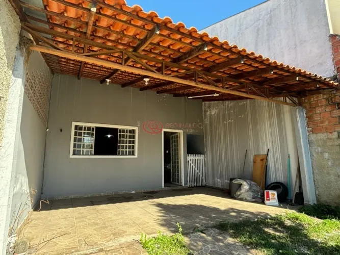 Casa à venda próximo a Av. Jacob Macanhan.