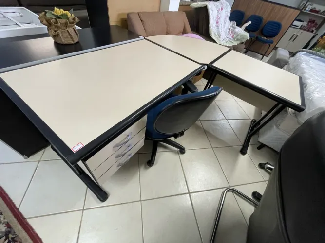 Vendo Móveis de Escritório