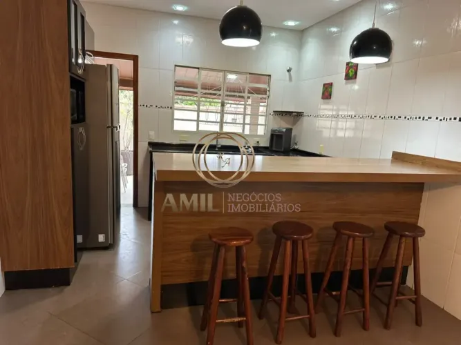 EE - Aluga, Casa Sobrado, Mobiliado, 3 Quartos, 2 Vagas, Ar condicionado, Jd. das Indústri