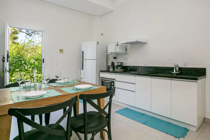 Mensal completissima Casa com jardim, junto ao novo campeche