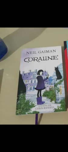 Coraline por neil gaiman
