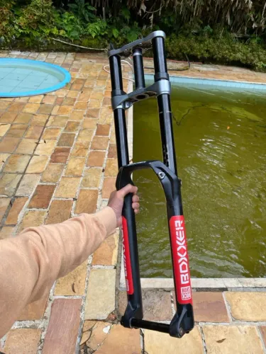 Suspensão RockShox boxxer 29?
