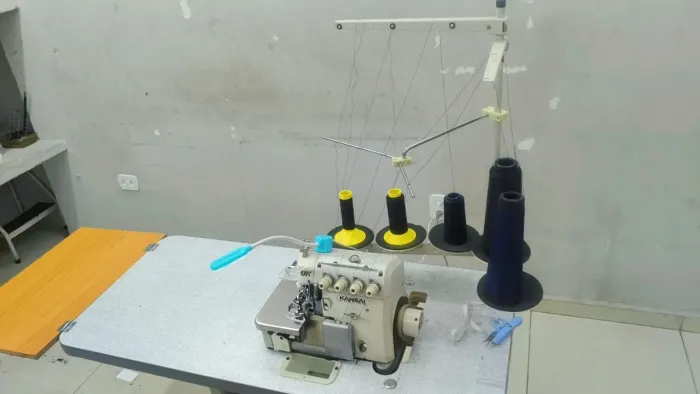 MÁQUINA DE COSTURA INTERLOCK / GALONEIRA INDUSTRIAL KANSAI SPECIAL UK2000 220V
