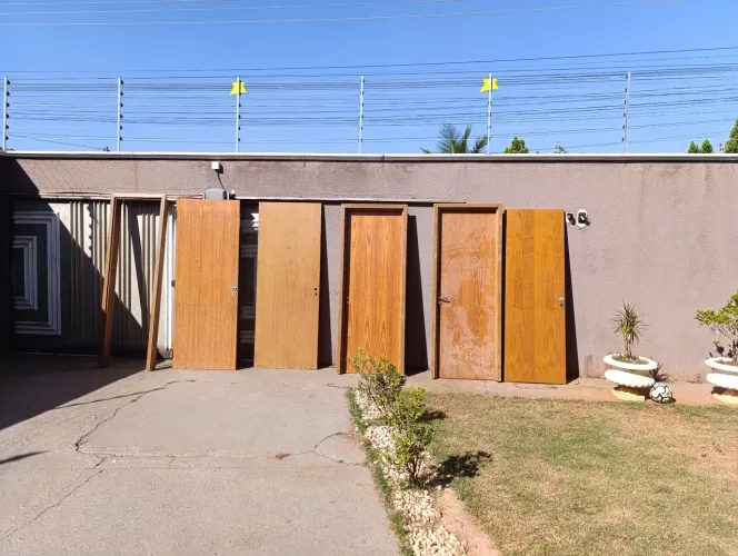 Portas de madeira