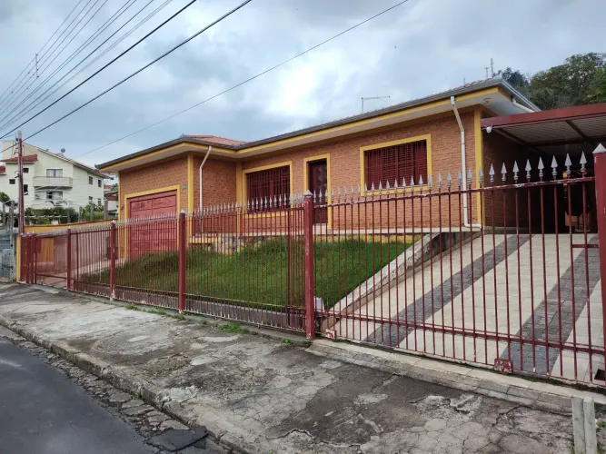 Vendo casa térrea residencial e comercial - Águas de Lindóia - SP