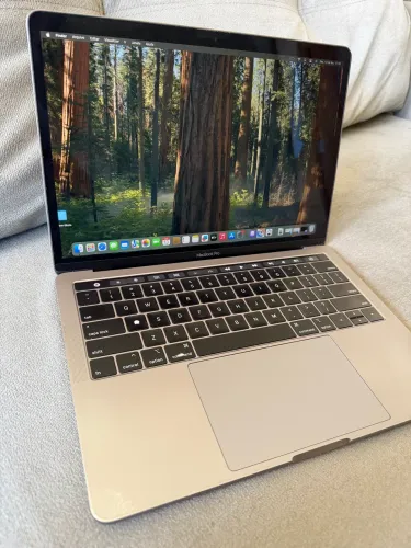 MacBook Pro 2019 Touch Bar 13?