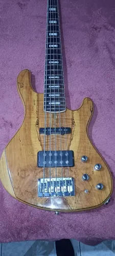 Contrabaixo elétrico Cort GB95