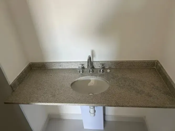 Pia de Granito Cinza 1,30 x 0,50 - Elegância e Qualidade