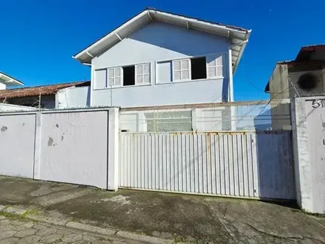 Jardim Atlântico casa ideal para empresas ou transformas em lofts