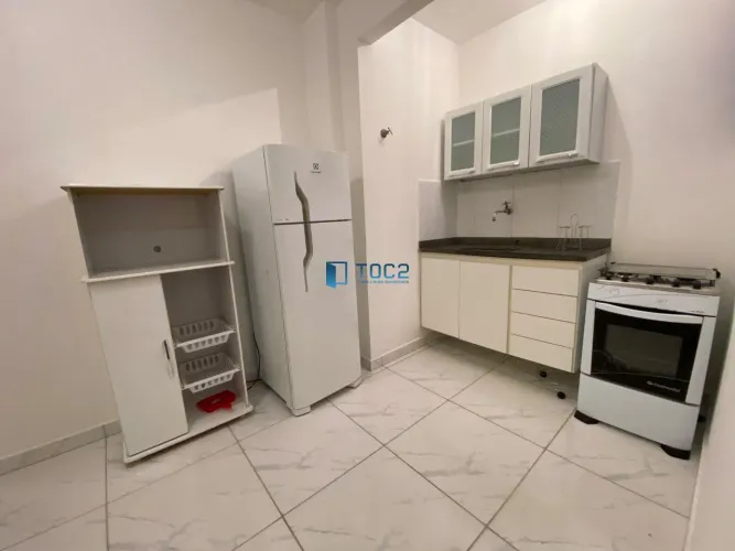Apartamento mobiliado com um quarto, para locação, total praticidade na região central de