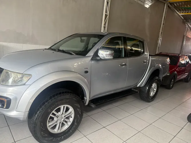 Mitsubishi L200 Triton HPE 3.2 CD TB Int.diesel AUT 2015