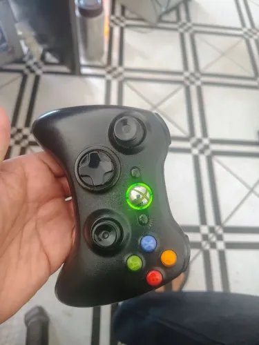 Controle Xbox 360 original c bateria e cabo 
