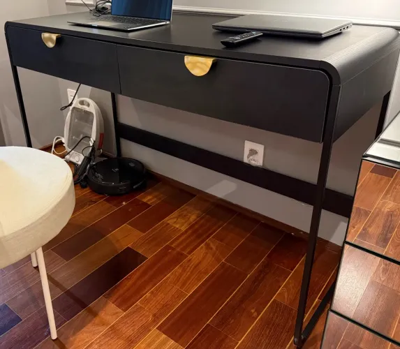Escrivaninha preta com dourado NOVA