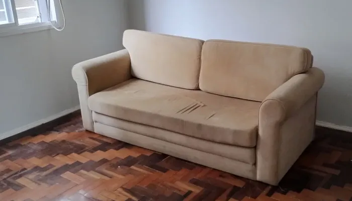 Sofá cama de casal em tecido prático e funcional