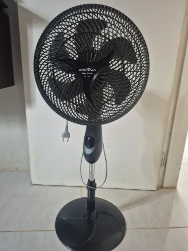 Ventilador de pé médio