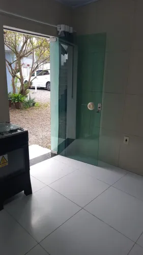 Alugo apartamento nos ingleses