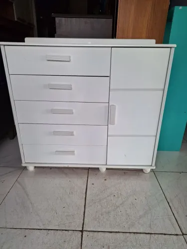 Cômoda usada